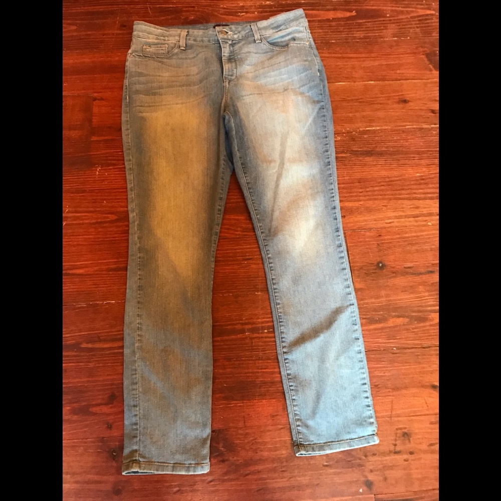 NYDJ light wash blue jeans, size 14, style legging
